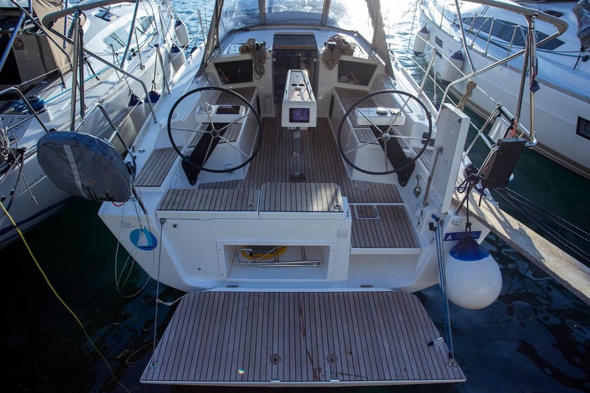 Mali Lošinj Sailboat 3 cabin 8 berths 8 guests 10.73 m Listing Number: #2399 4