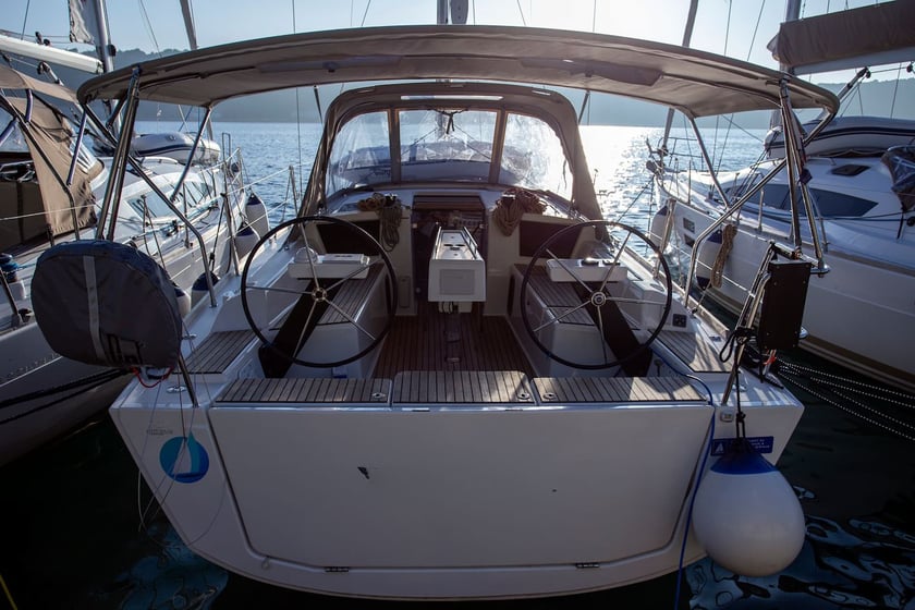 Mali Lošinj Sailboat 3 cabin 8 berths 8 guests 10.73 m Listing Number: #2399 3