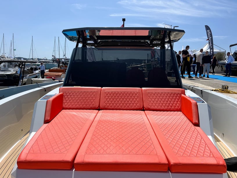 Seget Donji Motorboot 2 Kabine 4 Liegeplätze 12 Gäste 12.64 m Nummer des Inserats: #23995 4