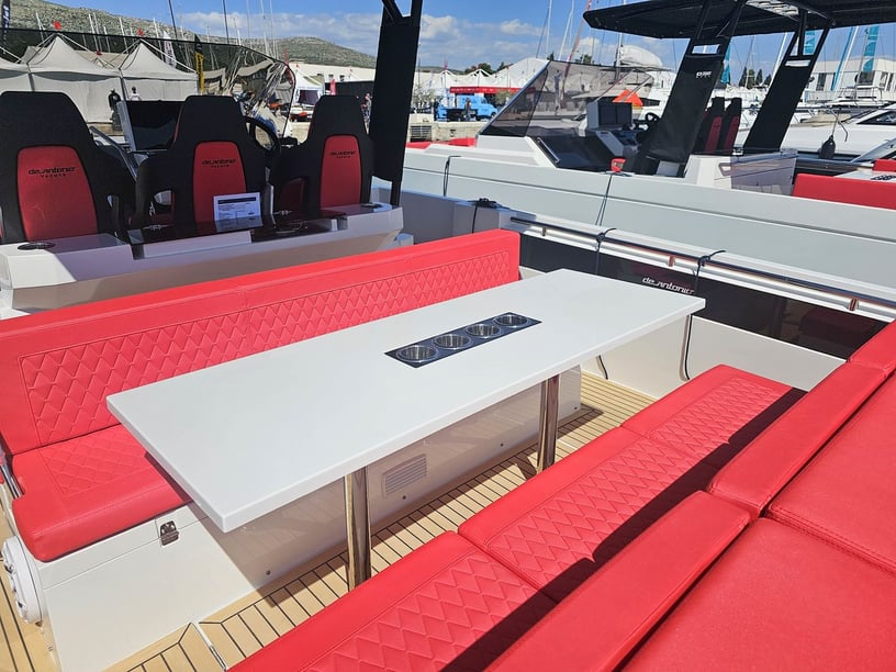 Seget Donji Motorboot 2 Kabine 4 Liegeplätze 10 Gäste 9.9 m Nummer des Inserats: #23996 2