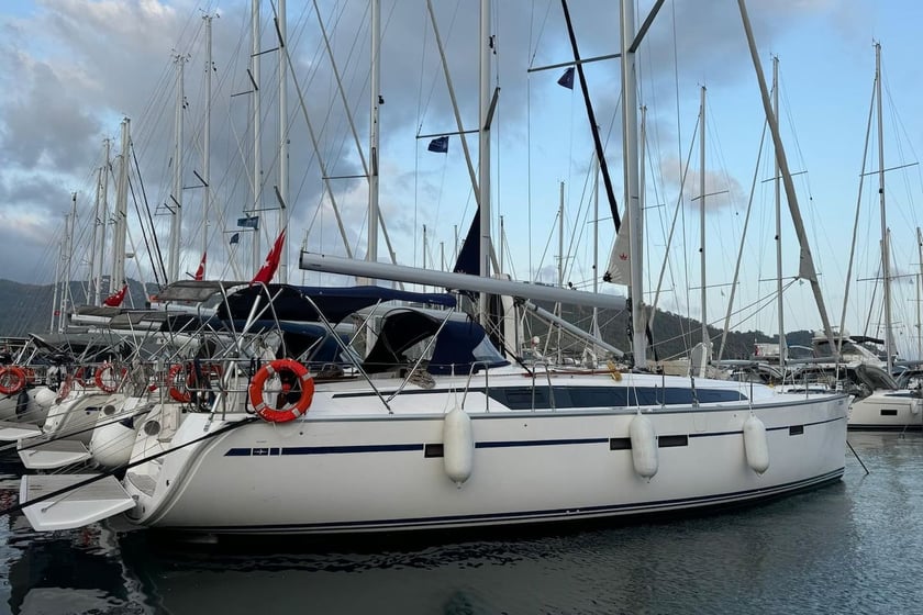 Göcek Yelkenli 4 kabin Konaklama 8 kişi Seyir 9 kişi 14.1 m İlan No: #23999