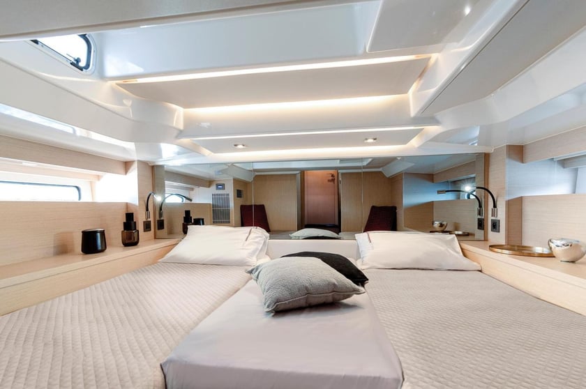 Amalfi Sürat Teknesi 2 kabin Konaklama 4 kişi Seyir 10 kişi 12.22 m İlan No: #24010 3