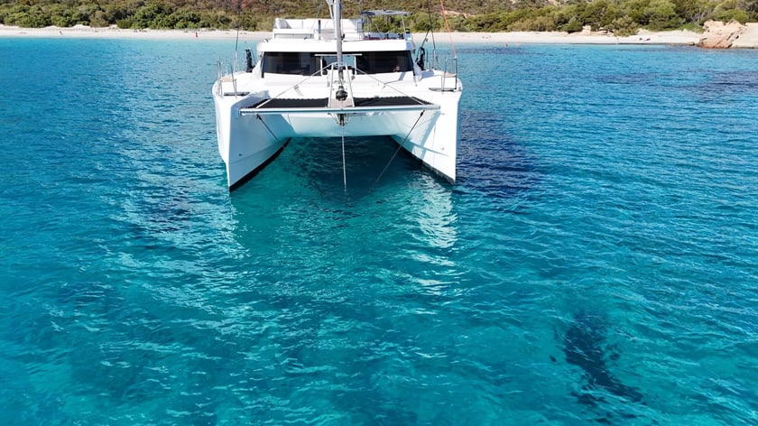 Grimaud Katamaran 5 Kabine 10 Liegeplätze 10 Gäste 13.5 m Nummer des Inserats: #24011 5