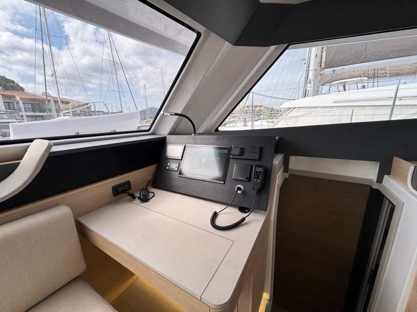 Grimaud Katamaran 5 Kabine 10 Liegeplätze 10 Gäste 13.5 m Nummer des Inserats: #24011 2