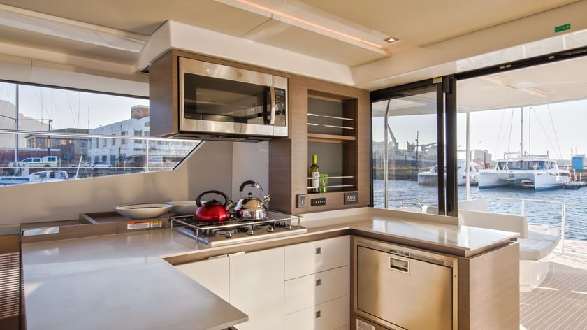 Grimaud Katamaran 4 Kabine 9 Liegeplätze 9 Gäste 16.18 m Nummer des Inserats: #24014 5