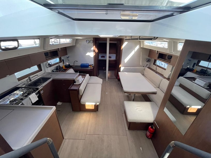 Palma de Mallorca Sailboat 5 cabin 12 berths 12 guests 15.94 m Listing Number: #24019 4