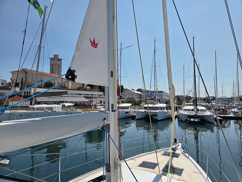 Sibenik Zeilboot Cabine 3  8  slaapplaatsen 8  gasten 13.91 m Lijstnummer: #24055 5