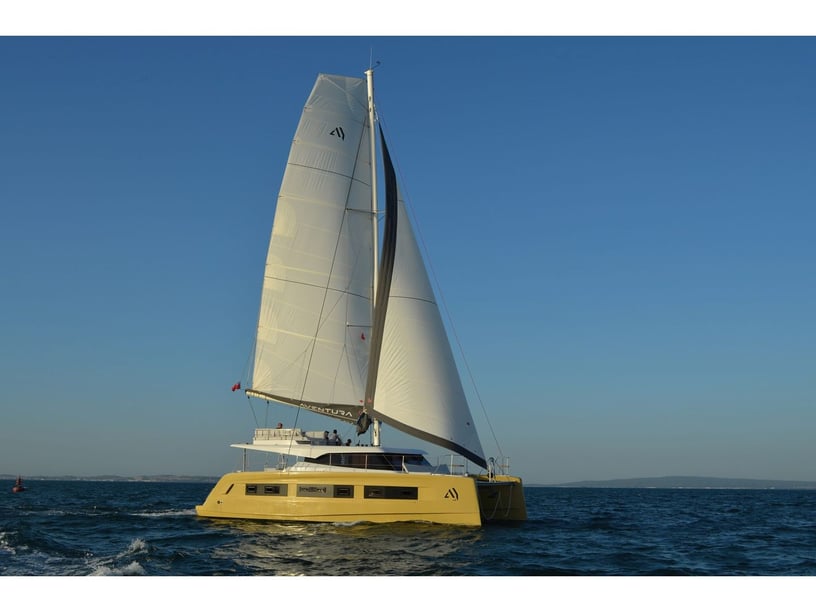 Seget Donji Catamaran Cabine 5  Couchettes 10  Invités 11  13.5 m Numéro de l'annonce: #24063