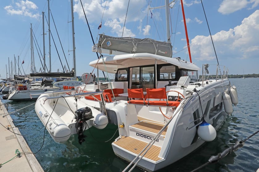 Pula Katamaran 4 kabin Konaklama 8 kişi Seyir 12 kişi 11.33 m İlan No: #24066