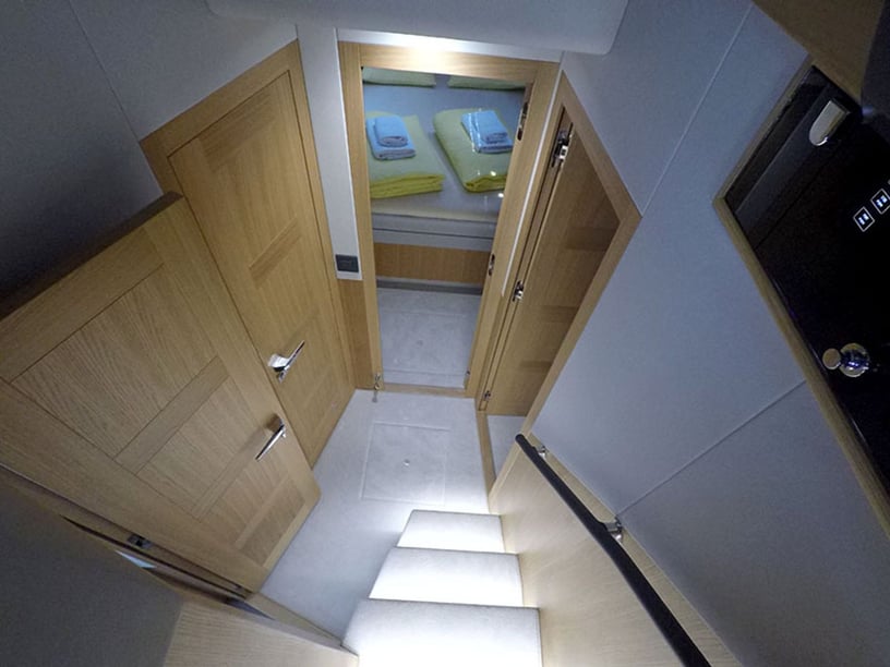 Sibenik Bateau à moteur Cabine 3  Couchettes 8  Invités 14  14.35 m Numéro de l'annonce: #24069 5