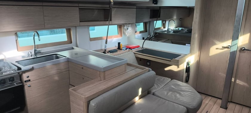 Nea Peramos - Attica Zeilboot Cabine 6  12  slaapplaatsen 12  gasten 15.94 m Lijstnummer: #24074 5