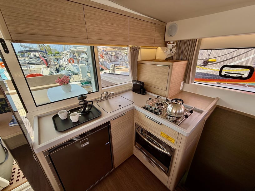 Nydri Catamaran 4 cabin 11 berths 11 guests 11.74 m Listing Number: #24085 5