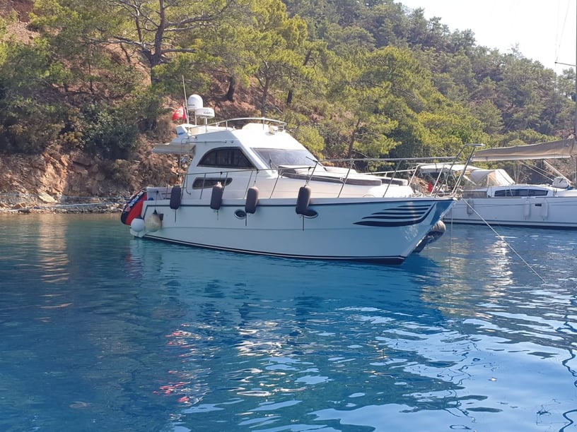 Gocek Motor Yacht 2 cabin 4 berths 5 guests 11 m Listing Number: #24100