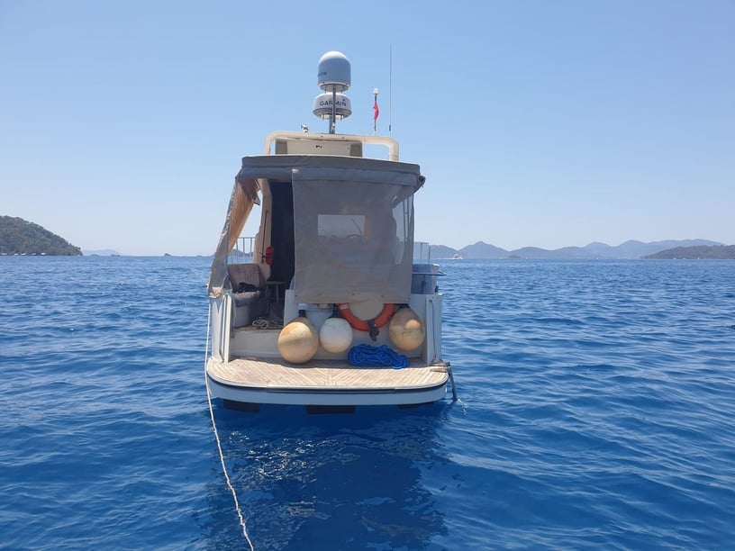 Gocek Motor Yacht 2 cabin 4 berths 5 guests 11 m Listing Number: #24100 4