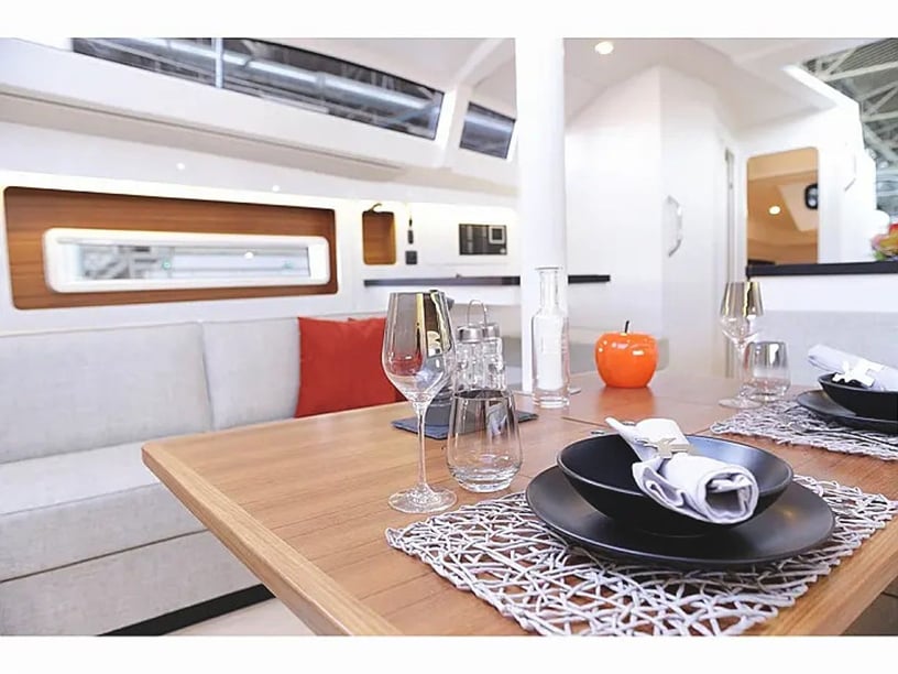 La Trinité-sur-Mer Sailboat 3 cabin 6 berths 6 guests 11.8 m Listing Number: #24106 2