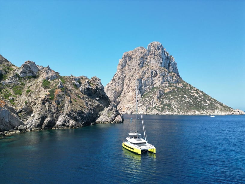 Santa Eularia des Riu Catamaran Cabine 4  8  slaapplaatsen 12  gasten 16.9 m Lijstnummer: #24108