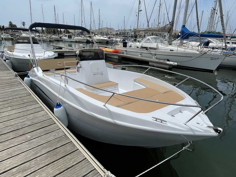 Lagos Motorboot   8 Gäste 5.98 m Nummer des Inserats: #24116