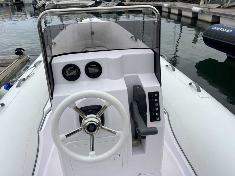 Lagos Motorboot   8 Gäste 5.4 m Nummer des Inserats: #24123 4