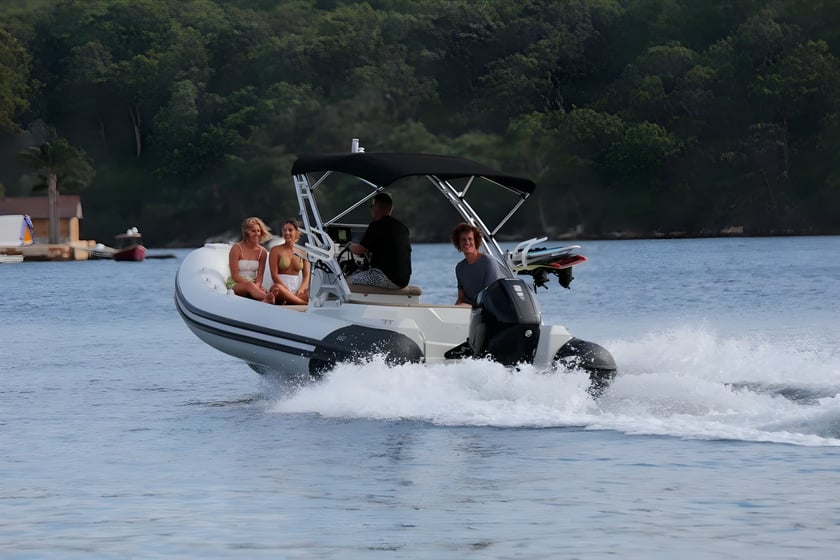 Lagos Bateau à moteur   Invités 12  6.5 m Numéro de l'annonce: #24126 2