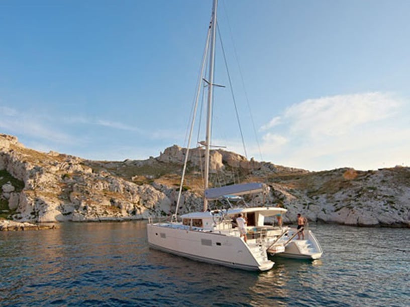 Tourlos Catamaran 4 cabin 10 berths 10 guests 11.97 m Listing Number: #24127