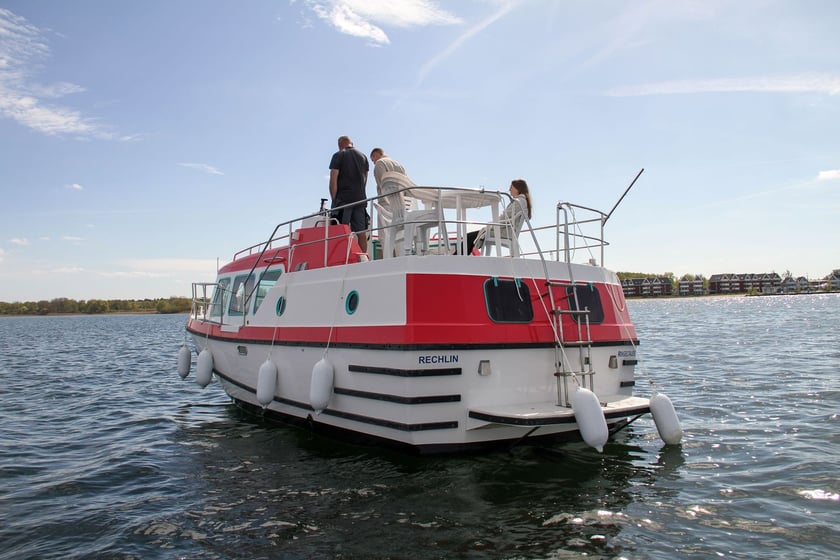 Zeuthen Bateau à moteur Cabine 2  Couchettes 3  Invités 5  9 m Numéro de l'annonce: #24157 3