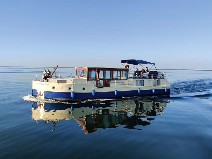 Zeuthen Bateau à moteur Cabine 4  Couchettes 10  Invités 12  15 m Numéro de l'annonce: #24171