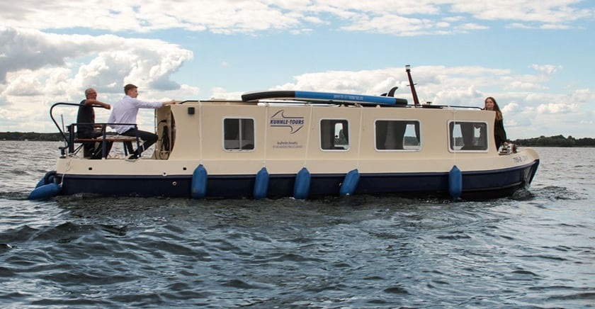 Rechlin Bateau à moteur Cabine 1  Couchettes 2  Invités 4  9.5 m Numéro de l'annonce: #24179 3