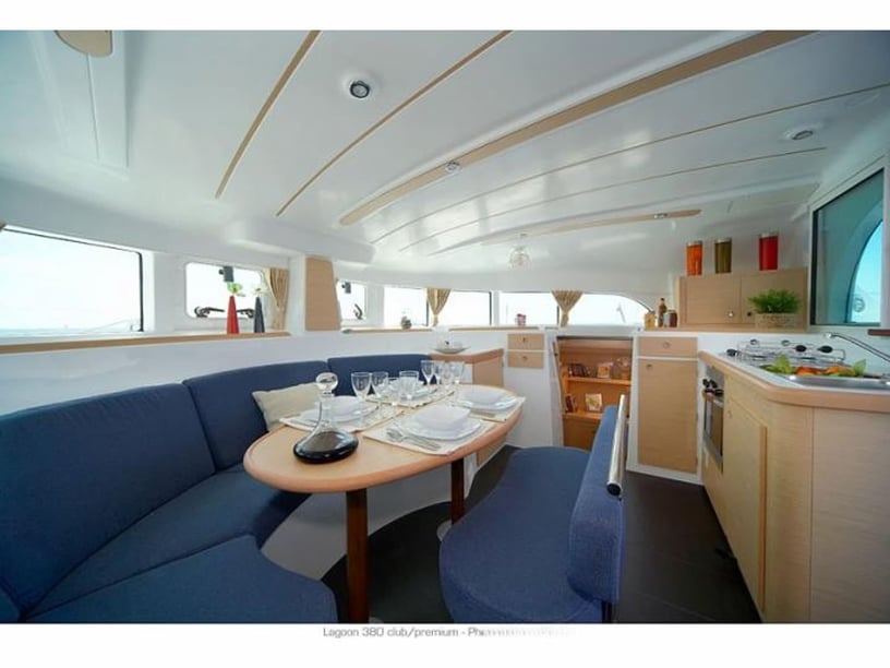 Rhodos Catamaran Cabine 4  10  slaapplaatsen 10  gasten 12.1 m Lijstnummer: #24208 3