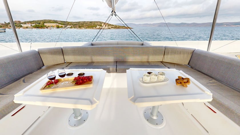 Lavrion Catamaran 8 cabin 12 berths 12 guests 16.95 m Listing Number: #24217 5