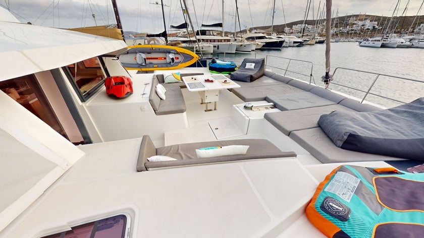 Lavrion Catamaran 8 cabin 12 berths 12 guests 16.95 m Listing Number: #24217 2