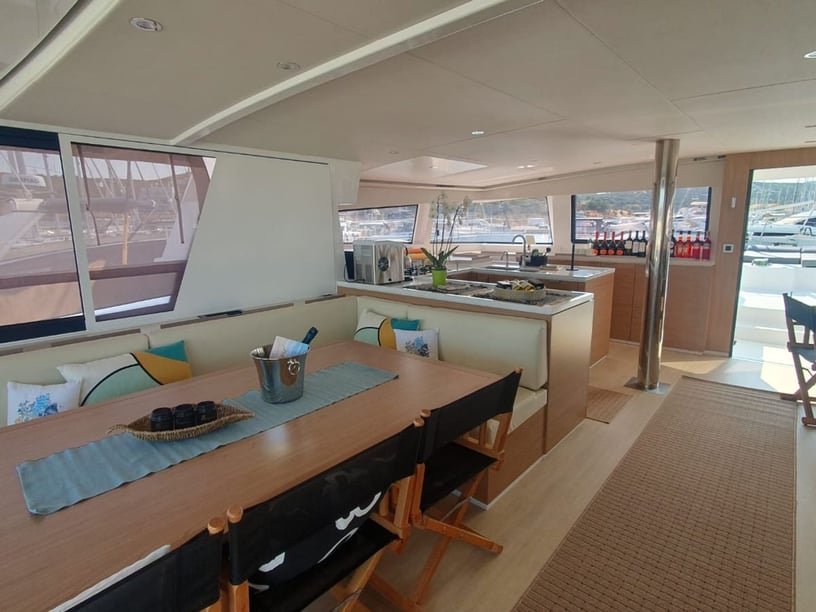 Lavrion Katamaran 8 kabin Konaklama 12 kişi Seyir 12 kişi 16.95 m İlan No: #24217 2