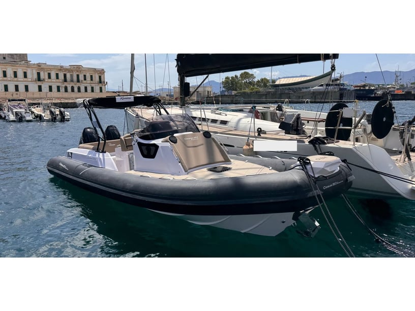 Reggio Calabria Motoscafo cabina 1  cuccette 2  10  ospiti 8.6 m Numero dell'inserzione: #24240