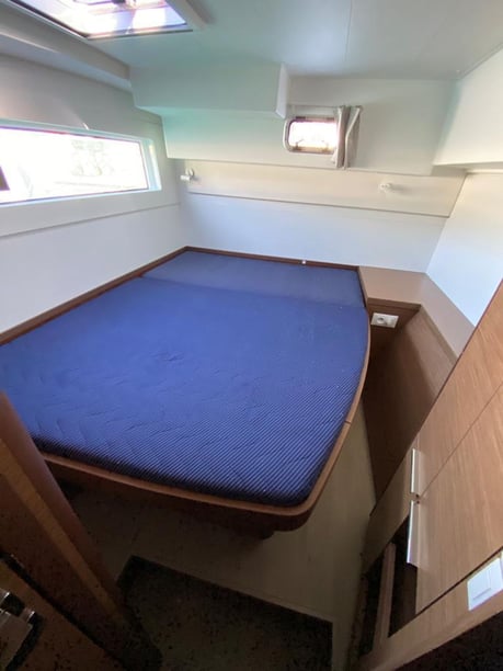 Capo d'Orlando Catamaran 4 cabin 11 berths 11 guests 11.74 m Listing Number: #24244 3