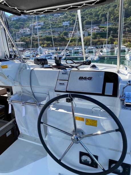 Capo d'Orlando Catamaran 4 cabin 11 berths 11 guests 11.74 m Listing Number: #24244 5