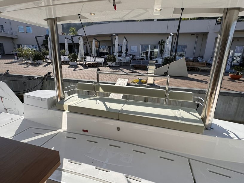 Porto Rotondo - Punta Asfodeli Catamaran Cabine 4  10  slaapplaatsen 10  gasten 14.82 m Lijstnummer: #24252 4