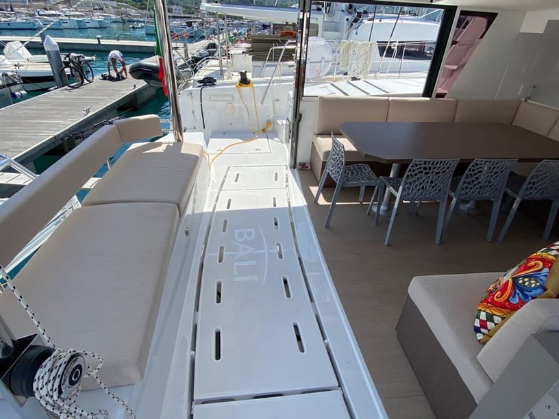 Capo d'Orlando Catamaran Cabine 5  10  slaapplaatsen 10  gasten 14.28 m Lijstnummer: #24256 4