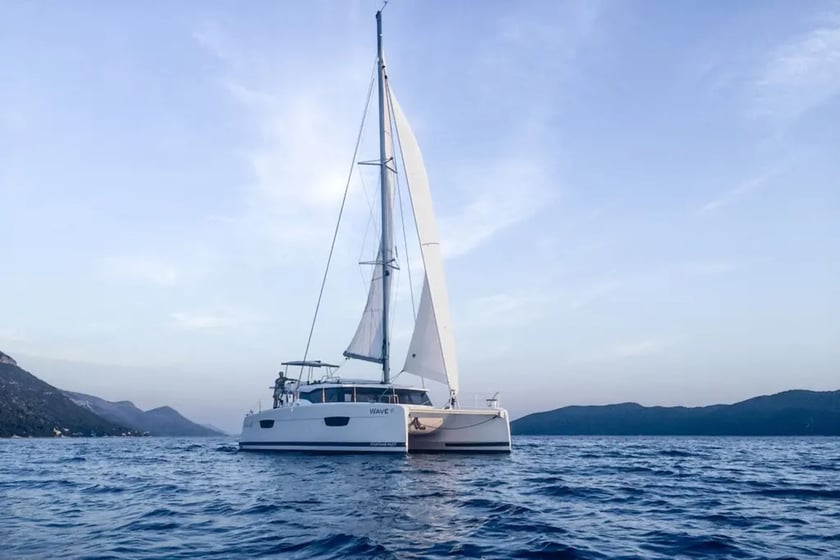 Tivat Catamarano cabina 4  cuccette 8  10  ospiti 12.58 m Numero dell'inserzione: #24257 5