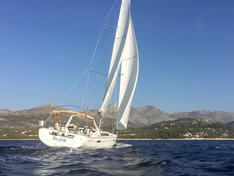 Tivat Segelboot 4 Kabine 8 Liegeplätze 10 Gäste 13.85 m Nummer des Inserats: #24260