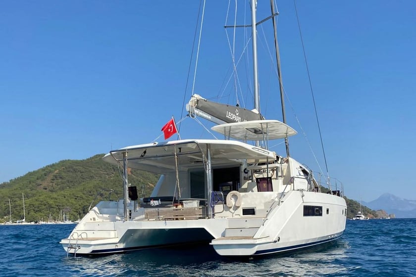Alaçatı Katamaran 4 kabin Konaklama 8 kişi Seyir 8 kişi 14.8 m İlan No: #24277