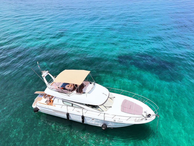 Split Yacht à moteur Cabine 4  Couchettes 8  Invités 8  14.55 m Numéro de l'annonce: #2428