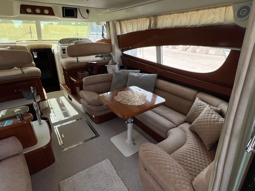Split Yacht à moteur Cabine 4  Couchettes 8  Invités 8  14.55 m Numéro de l'annonce: #2428 3