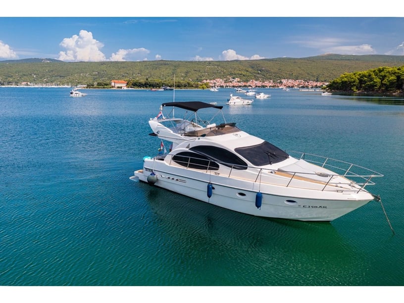 Punat Motorboat 2 cabin 4 berths 8 guests 12.99 m Listing Number: #24287