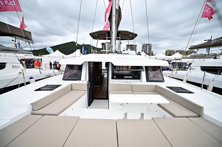 Salerno Catamaran 5 cabin 10 berths 10 guests 14.28 m Listing Number: #24290 2