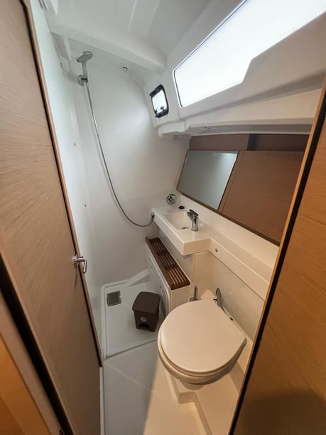 Salerno Barca a vela cabina 4  cuccette 11  10  ospiti 14.42 m Numero dell'inserzione: #24296 5