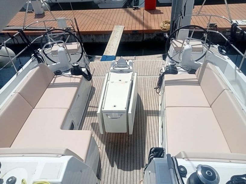 Salerno Barca a vela cabina 4  cuccette 11  10  ospiti 14.42 m Numero dell'inserzione: #24296