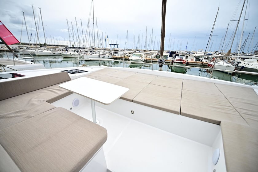 Portisco Catamaran 4 cabin 8 berths 8 guests 13.75 m Listing Number: #24297 5