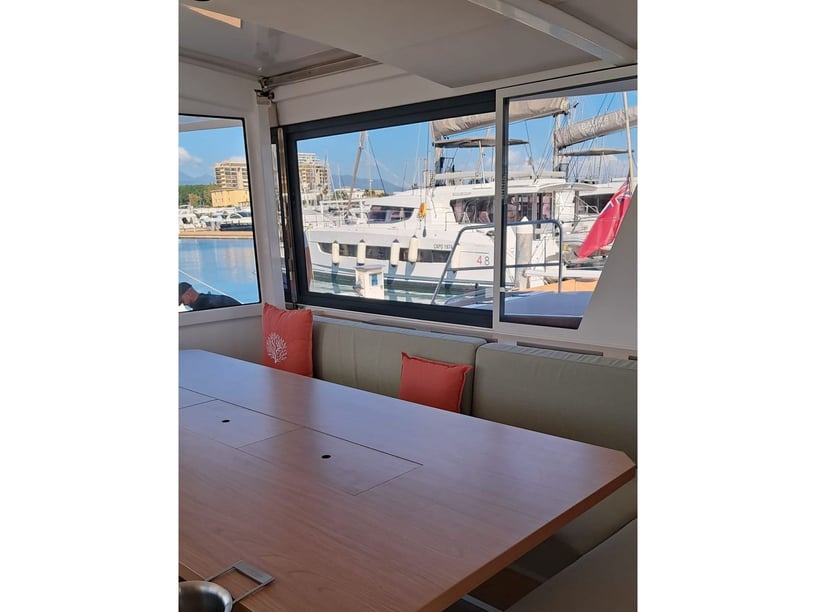 Salerno Katamaran 8 kabin Konaklama 12 kişi Seyir 12 kişi 16.8 m İlan No: #24305 2