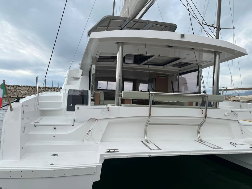 Salerno Katamaran 8 kabin Konaklama 12 kişi Seyir 12 kişi 16.8 m İlan No: #24305 4