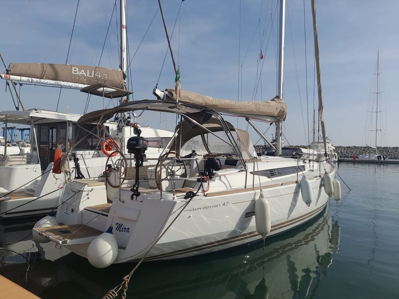 Salerno Segelboot 4 Kabine 10 Liegeplätze 8 Gäste 13.34 m Nummer des Inserats: #24308