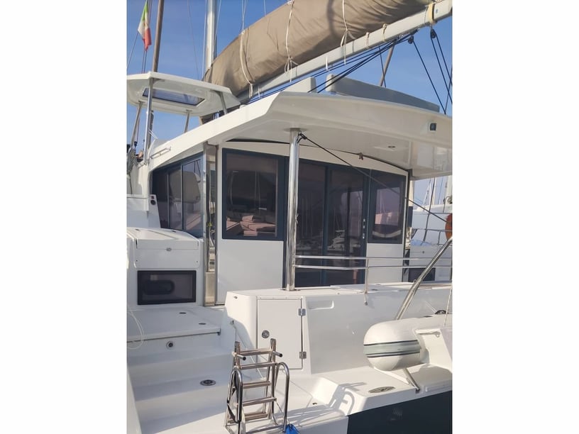 Salerno Catamarán Cabina 4  8  literas 8  invitados 13.75 m Número de anuncio: #24312